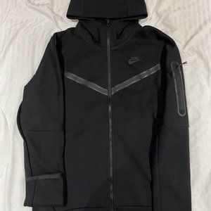 NEW WITH TAGS - Nike Tech Fleece
